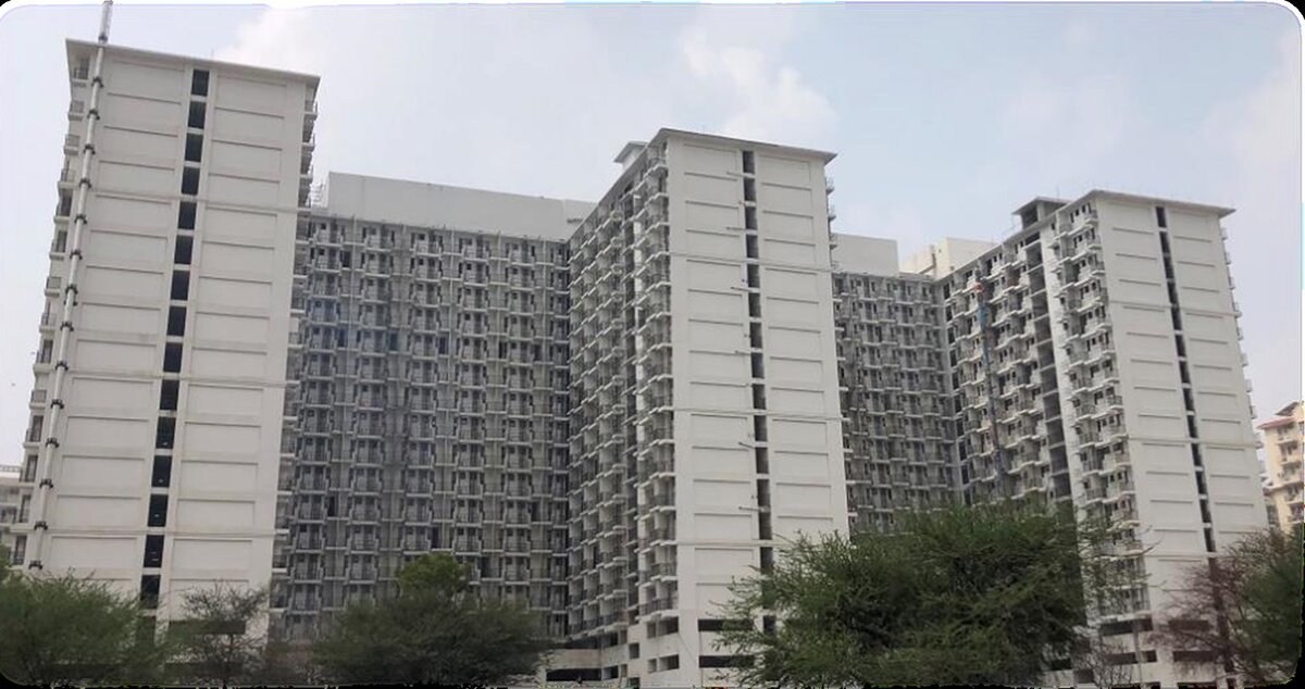 DLF EWS Phase 5 under construction